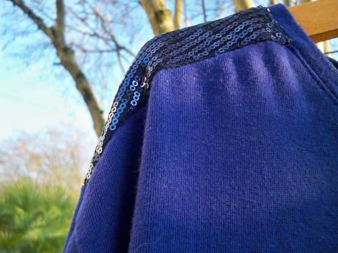Sweat Brodé Punk.e à paillettes - Taille : 38/40
