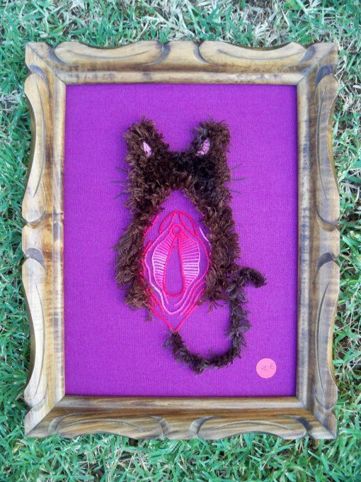 Broderie Chatte Poilue