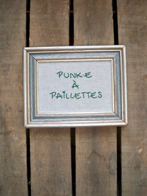 Broderie Punk.e à paillettes