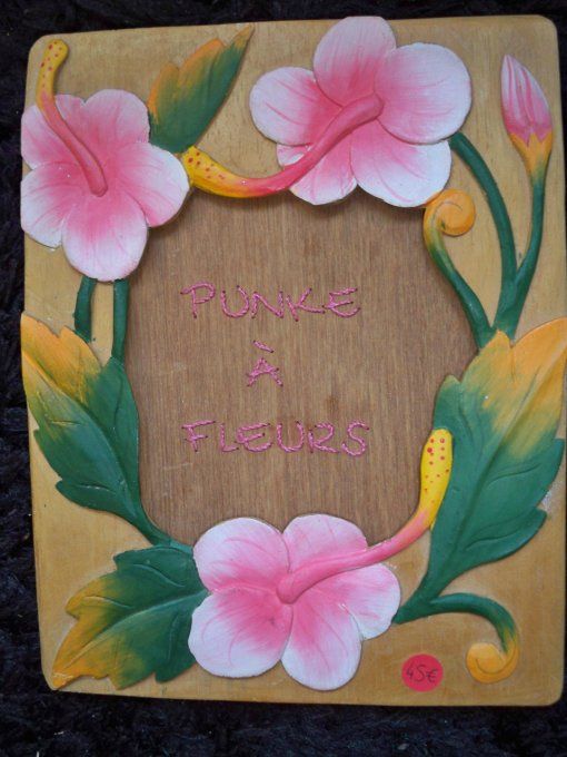 Broderie sur bois Punke à fleurs