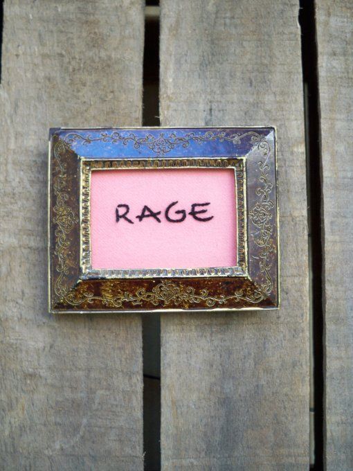 Broderie RAGE